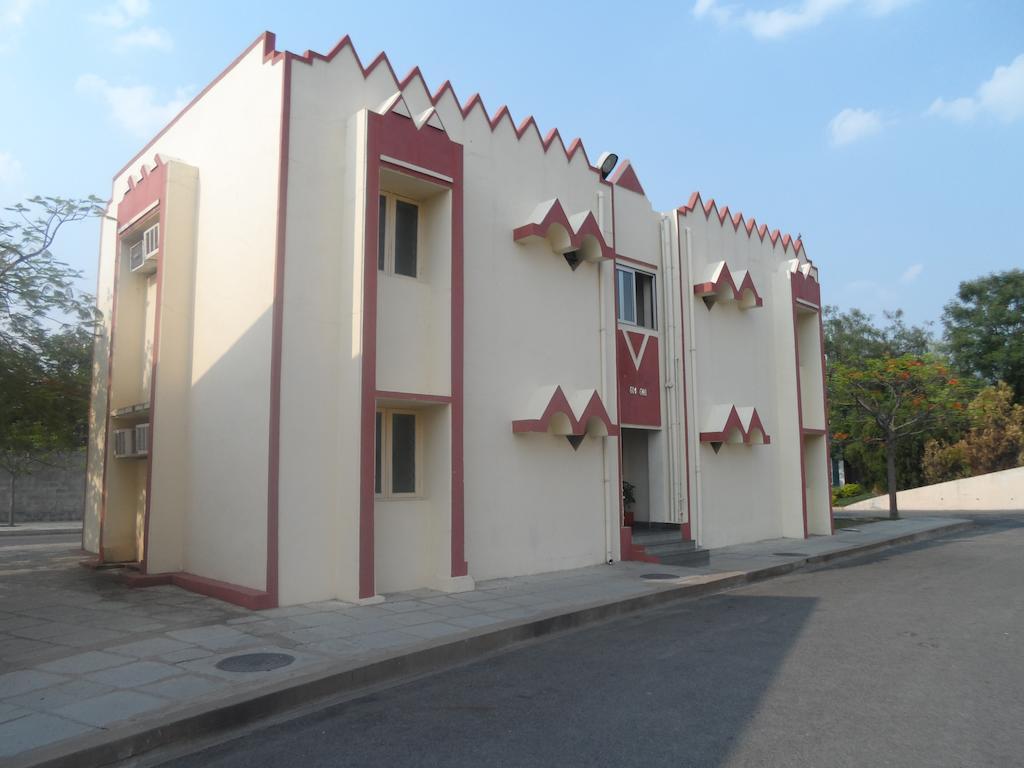 Shanthiniketan - Ramoji Film City Hotel Pedda Ambarpet Exterior photo